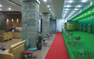 골프아카데미 교육장소입니다. 타석과 후론트 모습