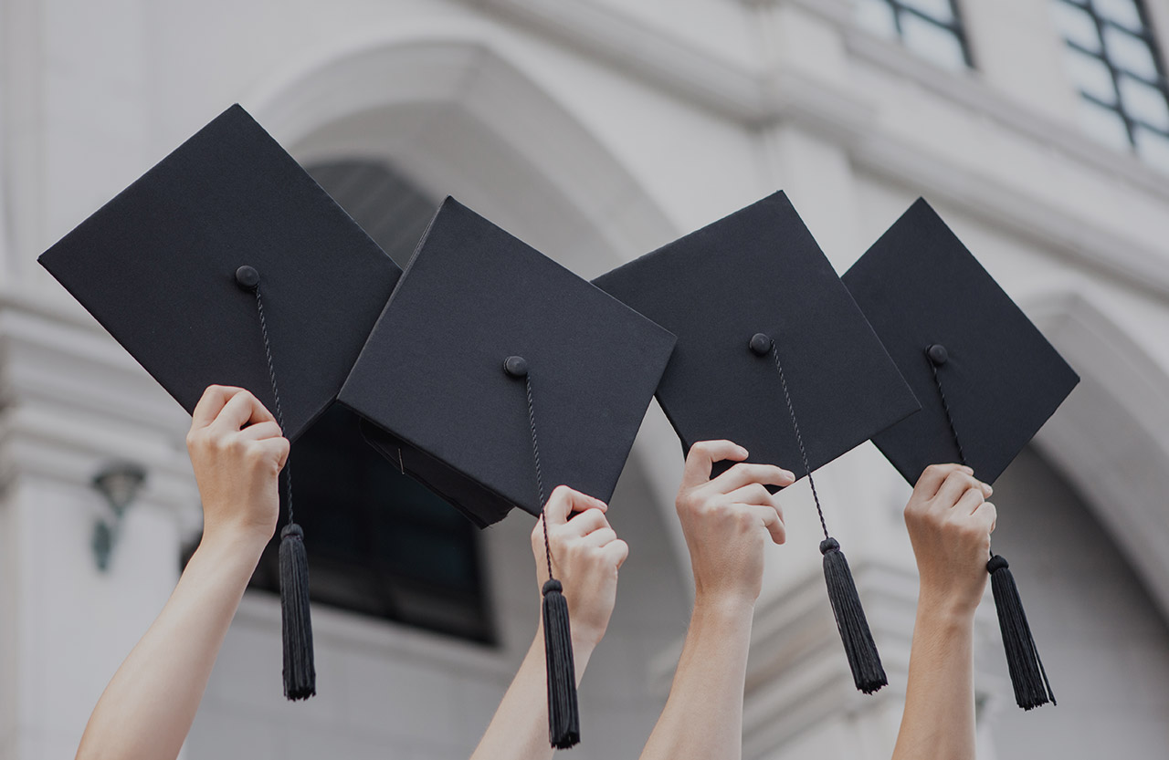 강의를 듣는 학생들의 모습